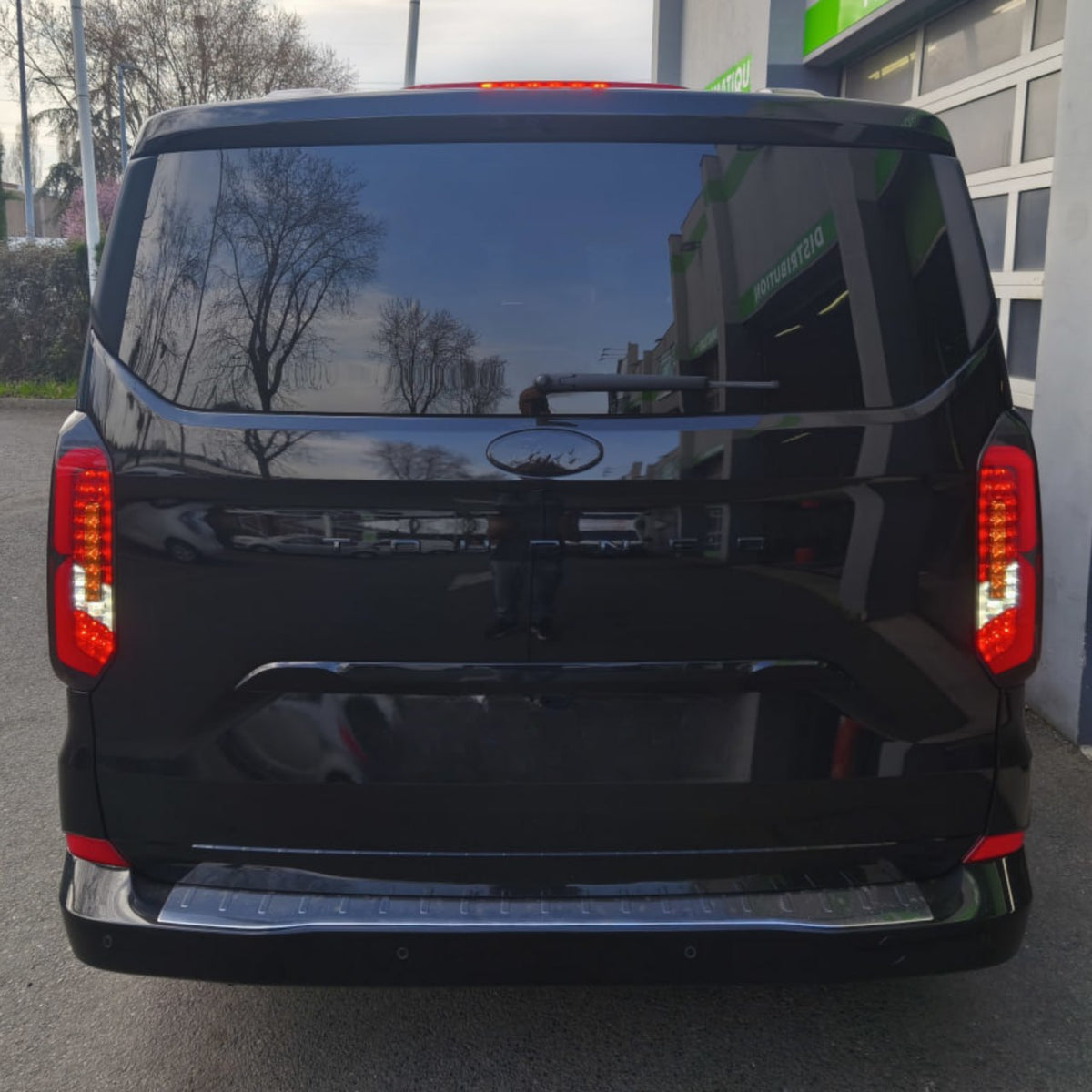 For New Ford Transit Custom 2024-2026 Full LED Rear Lights | Smoked Tail Light Upgrade
